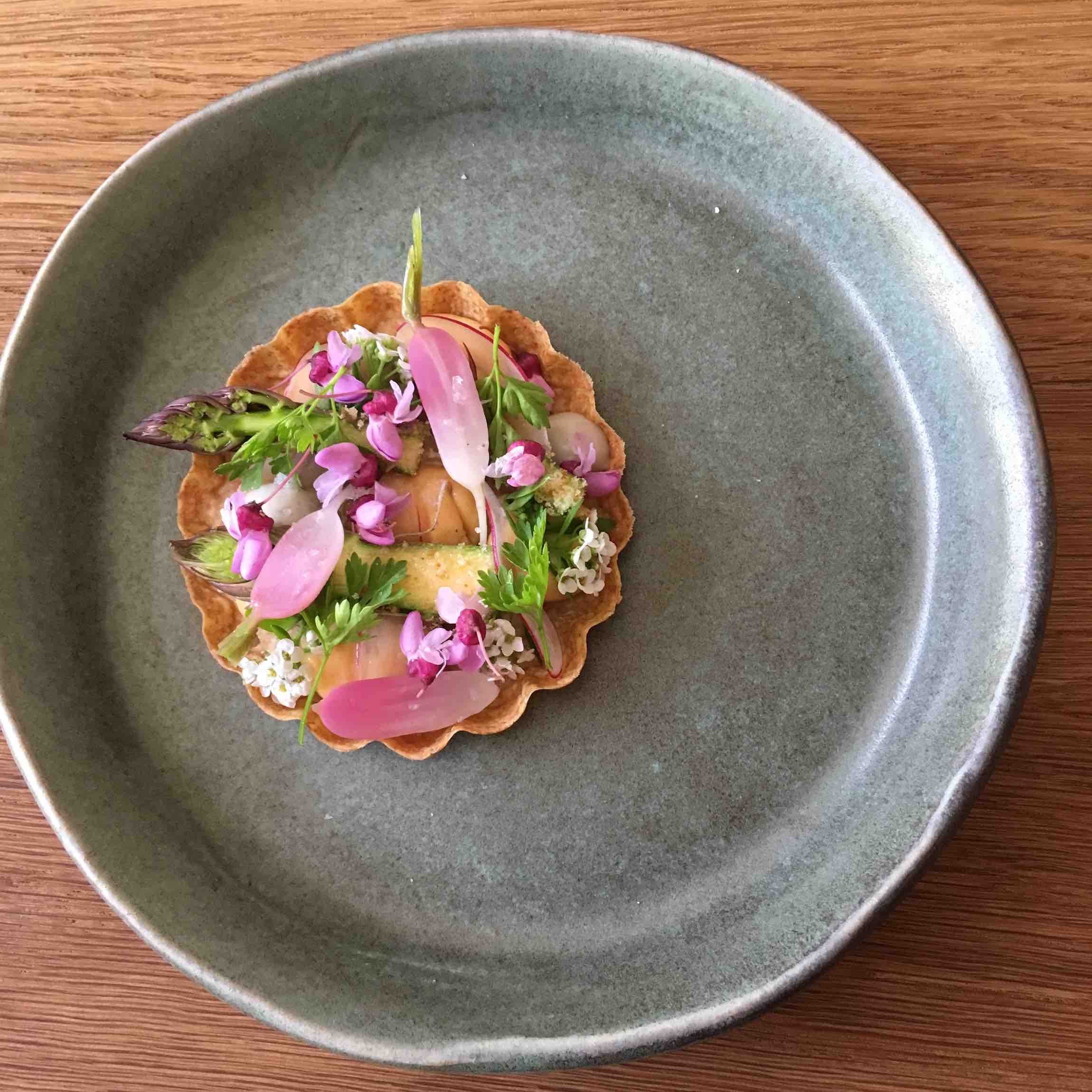 Eater reviews MÄS in its roundup of the essential restaurants in Ashland, Oregon.